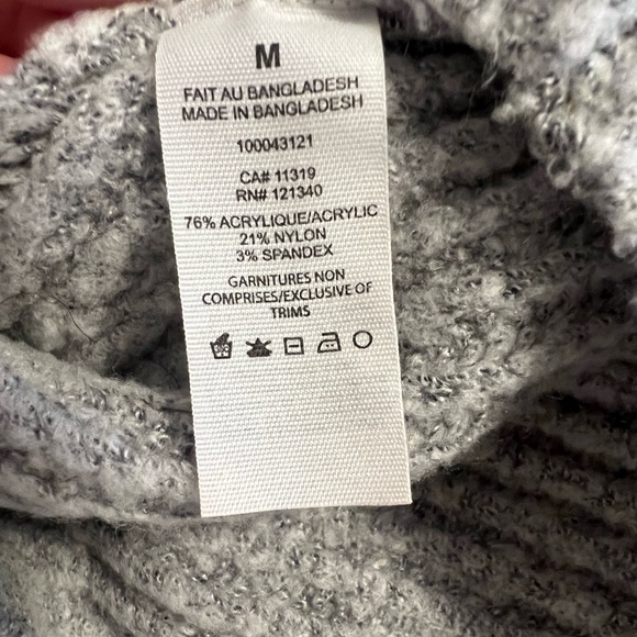 Garage grey turtleneck sweater, size medium - Picture 4 of 4